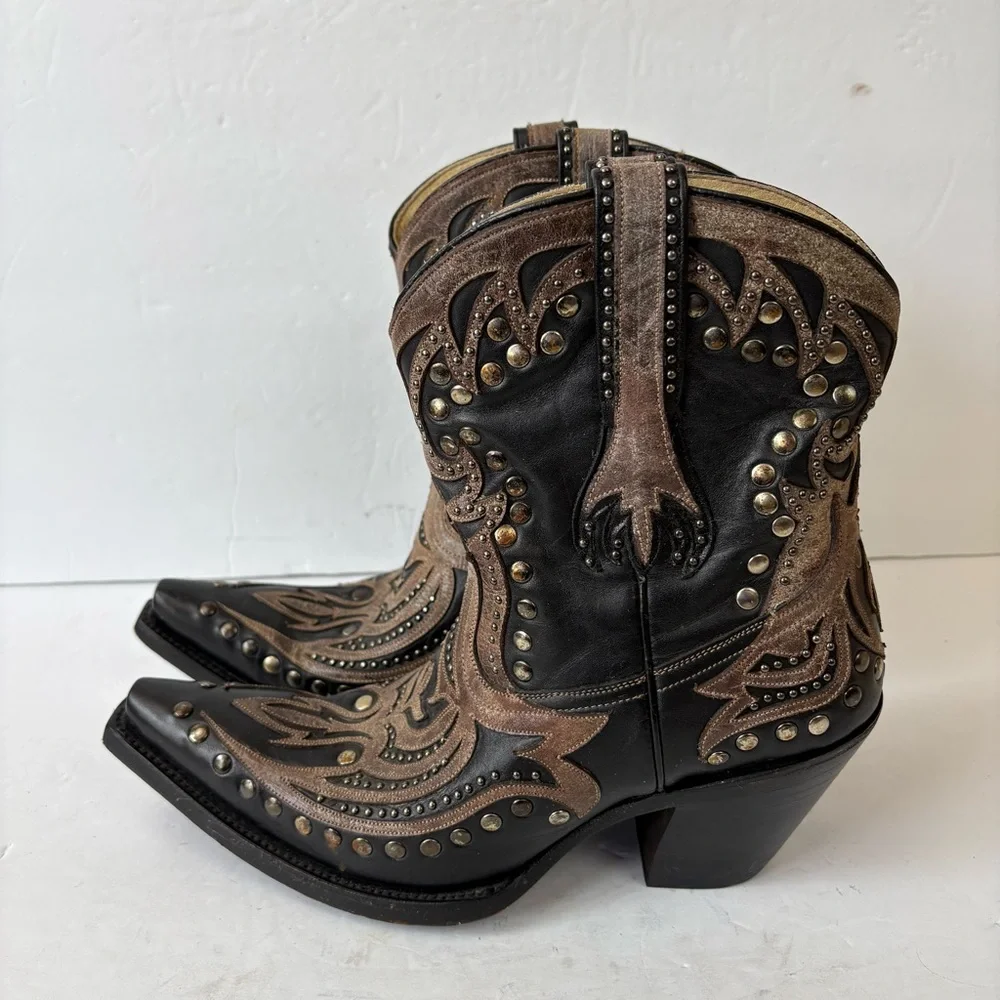 CORRAL Women's Black Distressed Overlay Studded Short Boot Snip Toe Black 9 - Picture 2 of 10